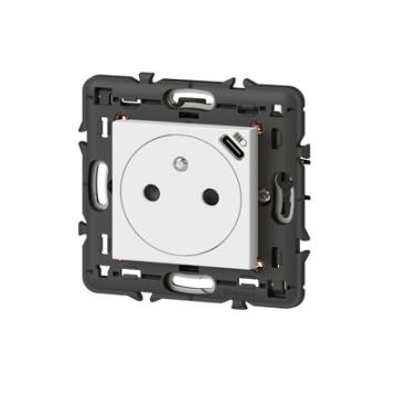  PRISE 2P+T FR USB C BL + SUP 