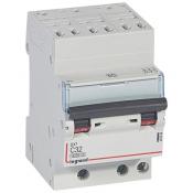  DX3 3P C32 6000A AUTO 