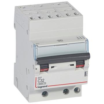  DX3 3P C32 6000A AUTO 