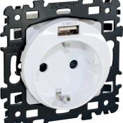  SQUARE PC Schuko + USB A - BLC 