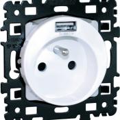  SQUARE Prise 2P+T + USB A 