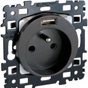  SQUARE Prise 2P+T + USB A VULC 