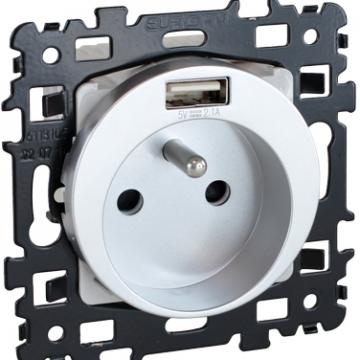  SQUARE Prise 2P+T + USB A SILV 